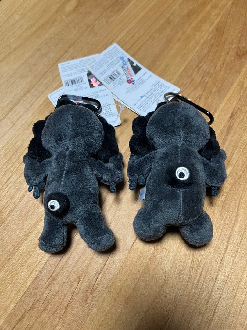 新品タグ付き　大阪関西万博　黒ミャクミャク　カラビナ付き　立ち　座り