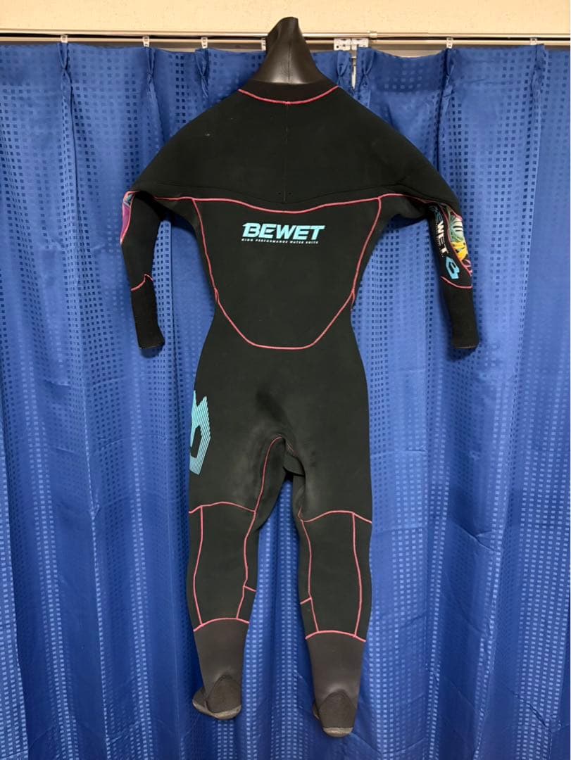 ビーウェットBEWET ドライスーツ レディース　スパイダー