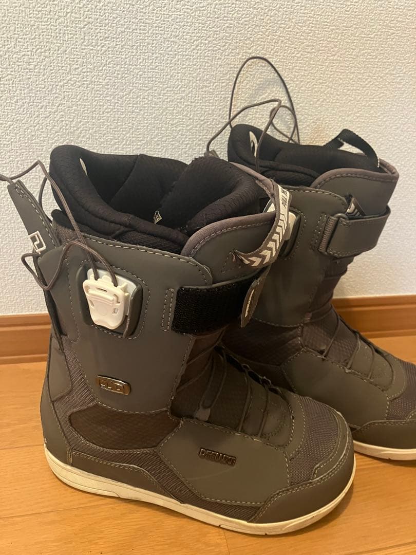 スノーボードブーツ　ディーラックスID 25.5cm