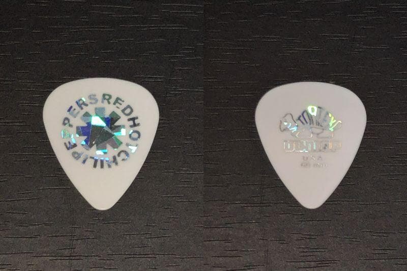 レッチリ Red Hot Chili Peppers 2013 ギターピック　白