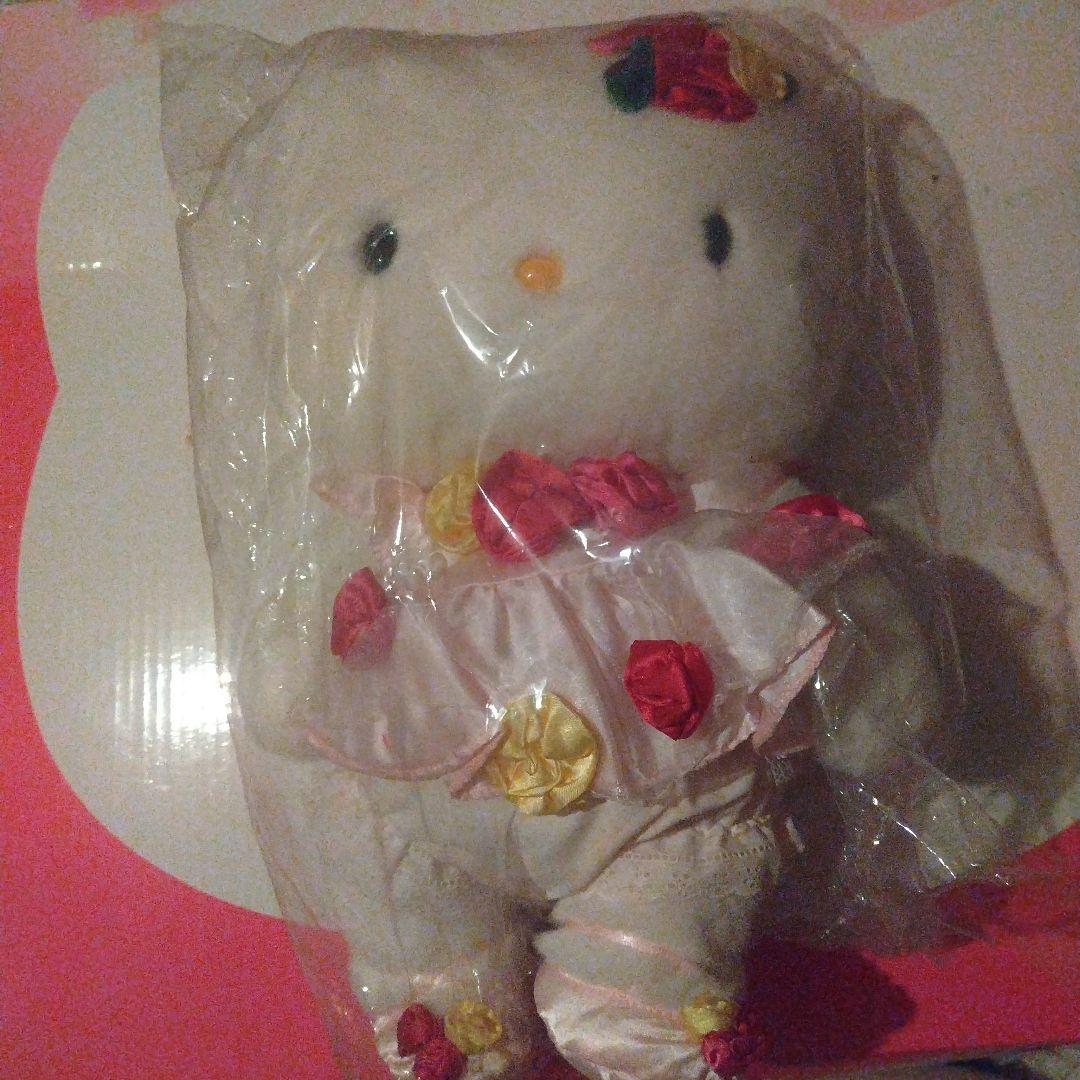 ハローキティ ぬいぐるみ 花飾り付き