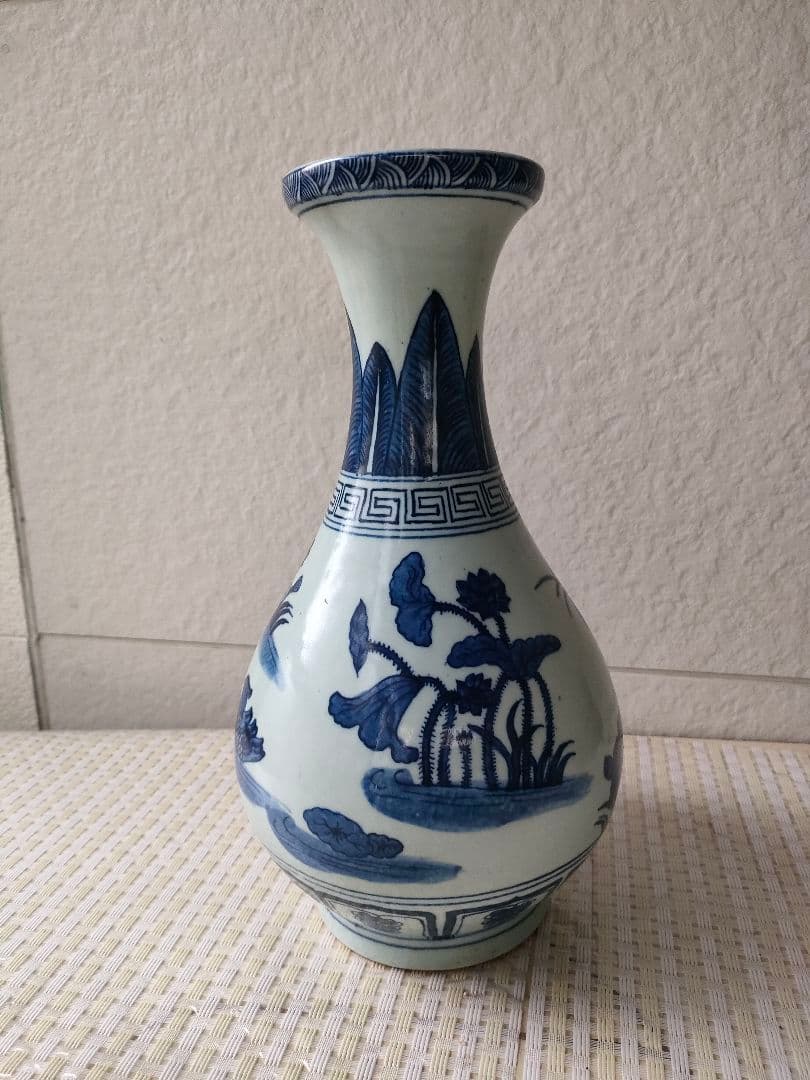 ●染付 青花 花瓶／中国陶磁器 画賛 蓮池水鳥図 高口花入れ