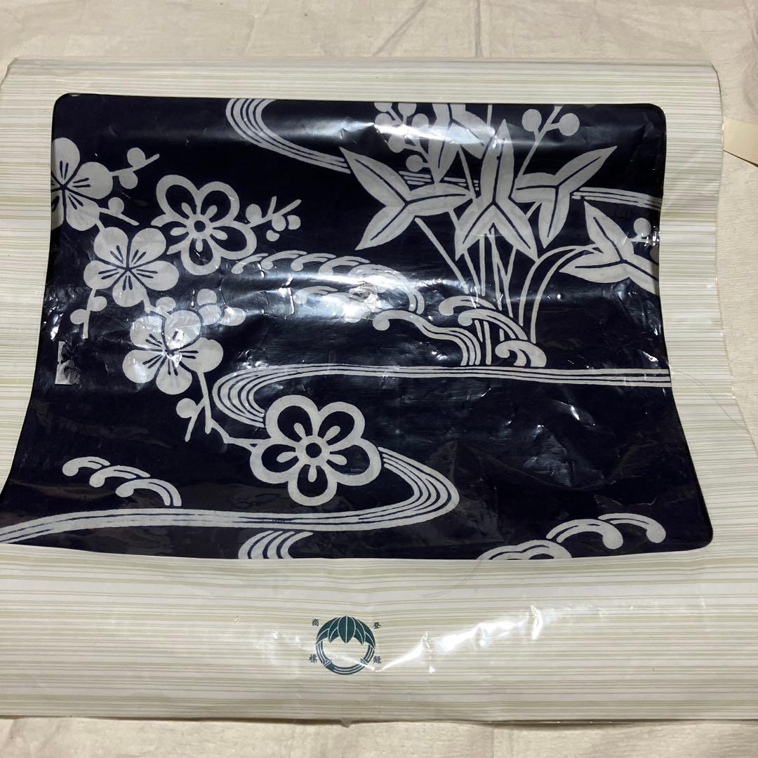 y*i様 新品保管品　「竺仙」浴衣反物 コーマ紺地染 流水にオモダカや菖蒲